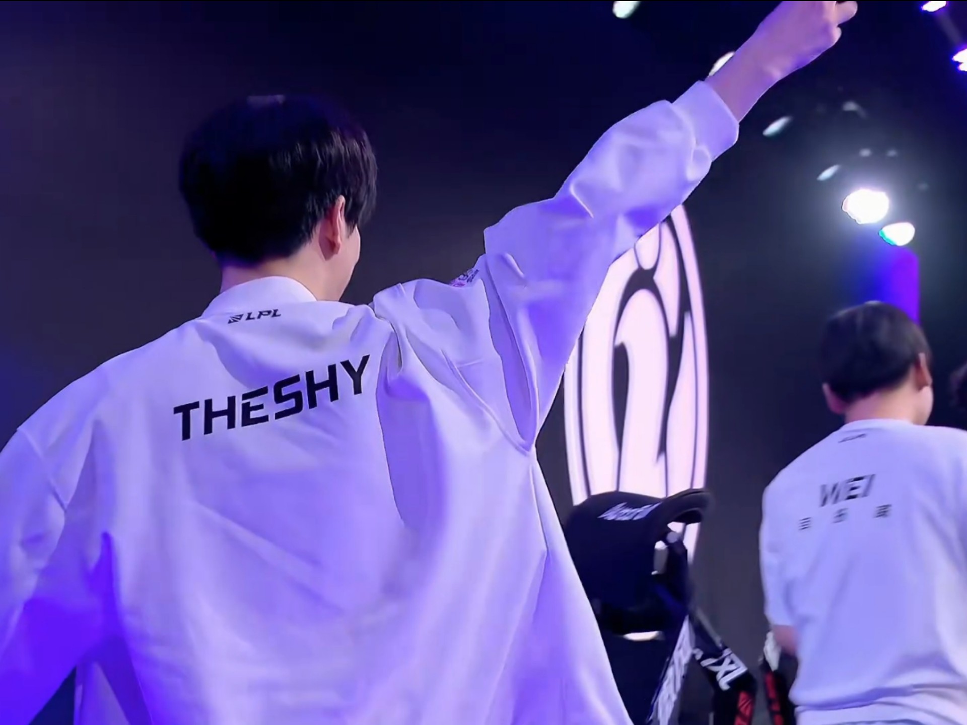 WBGvsLNG数据前瞻：Tarzan全面碾压Weiwei，WBG多项数据领先LNG