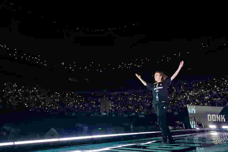 这比回头看更好，直接称其为失败！ Team WE 的中路和打野诗人是休息前后两个不同的队伍，而 LGD Gaming 取得了赛点